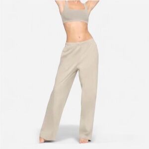 SKIMS *NWT OUTDOOR DRAPEY
PANT | COLOR: STONE | SIZE: 2X